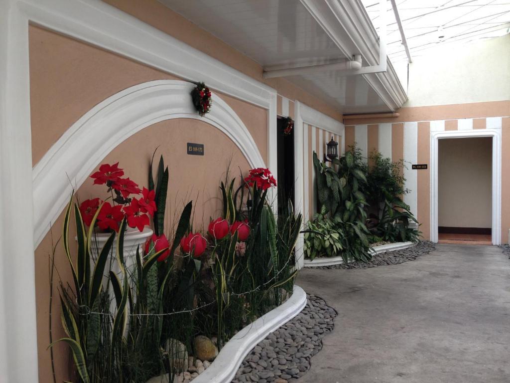 Hollywood Drive-In Hotel Baguio City Exterior foto
